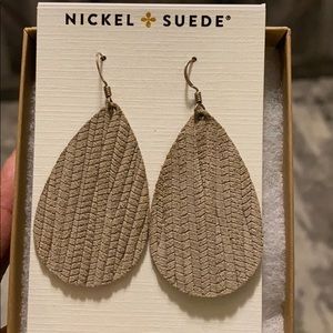 Nickel & Suede Size Small Ash Grove